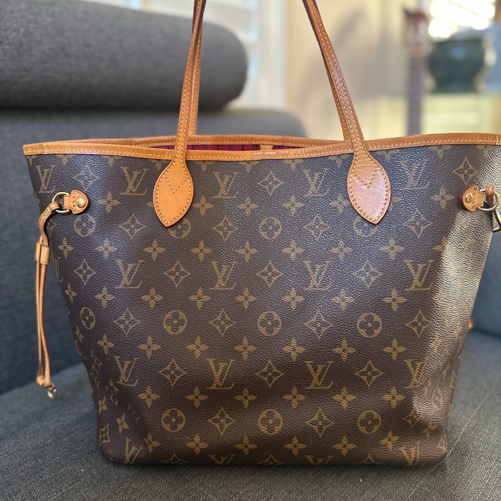 Authentic Louis Vuitton Neverfull MM - Picture 5 of 15
